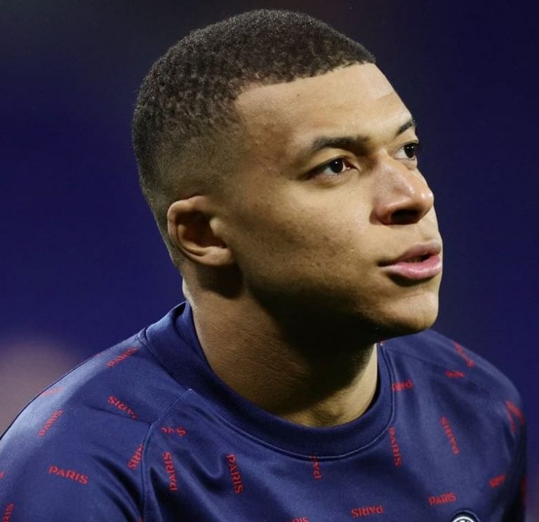 Kylian Mbappé - Wiki, Birthday, Age, Career, Awards, Family- Wikiake