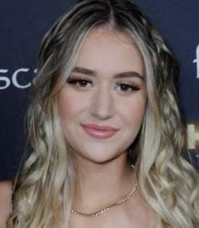 Riley Lewis - Wiki, Age, Birthday, Education, Career, Family Life - Wikiake